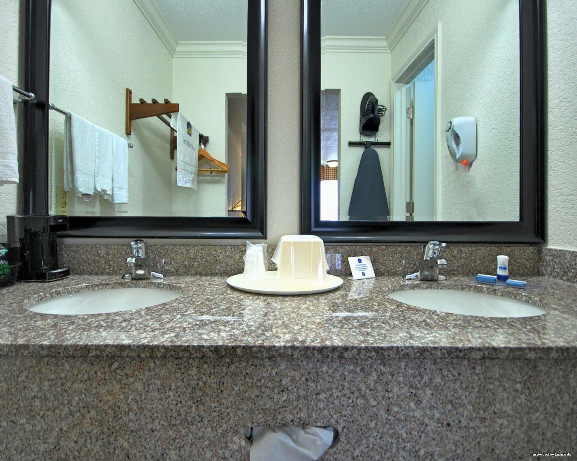 Americas Best Value Inn Kingsville Exteriör bild